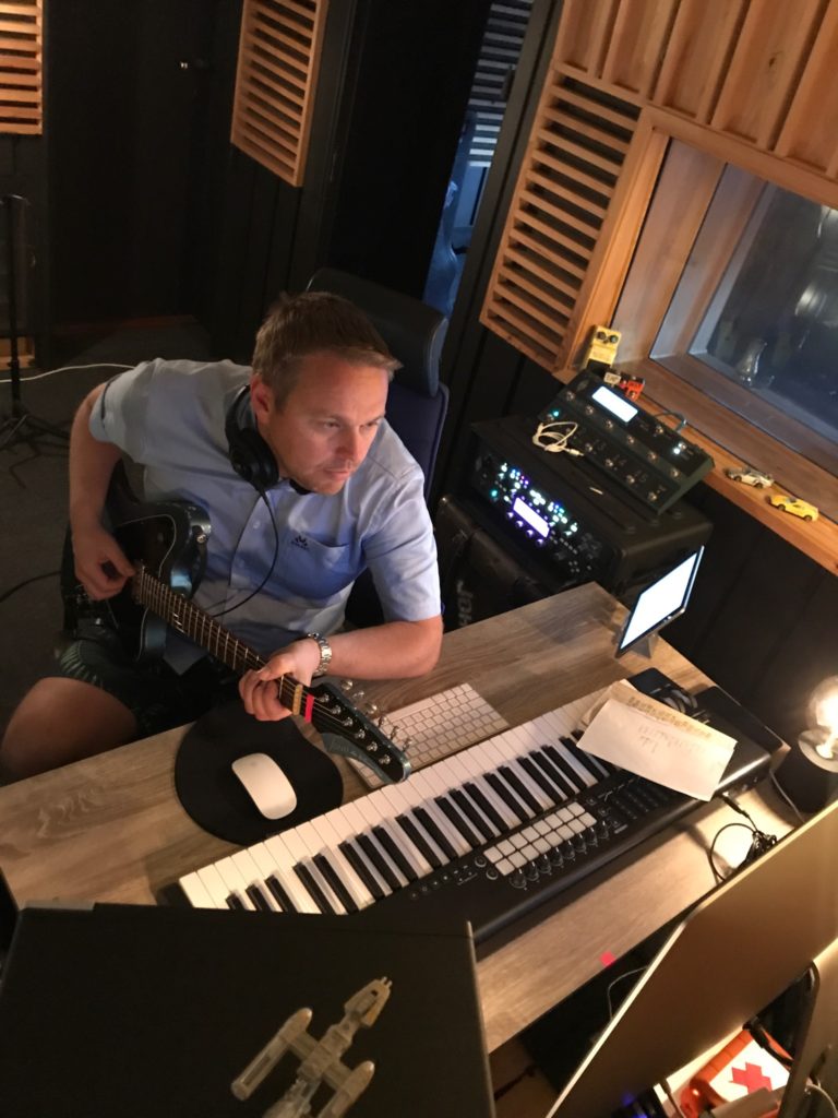 Thomas Øyvang musikkstudio innspilling gitar