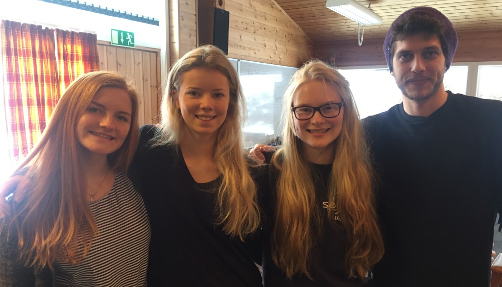 Ingeborg, Juliane, Tage og Synne fant fram til Seljord folkehøgskule på ulike måter