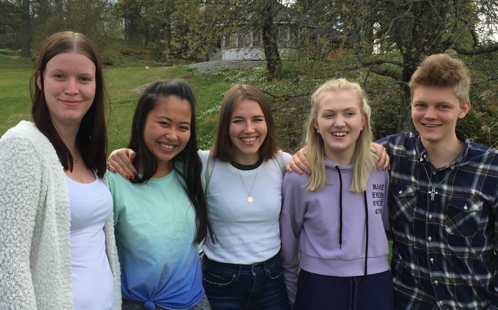 Andrea, Yvonne, Sofie, Sigrid og Tomas er fornøyd med sitt år på Follo folkehøgskole