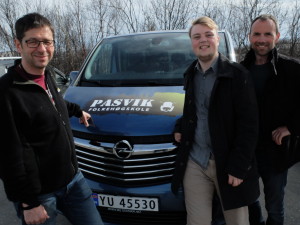 Delegasjonen fra Pasvik folkehøgskole søker samarbeidspartnere i Russland og Narjan Mar. F.v. Rektor Ketil Foss, elev Einar Gjerde og inspektør Kenneth Thommassen.