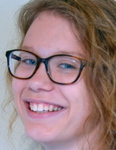 Synne Larsen Mariussen skal holde appell på demonstrasjonen mot kutt i folkehøgskolen 17. oktober 2017