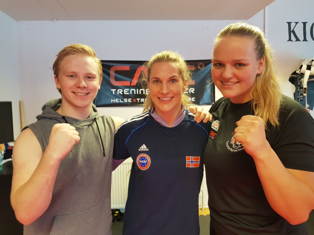 Elever Skogn folkehøgskole med Thea Næss