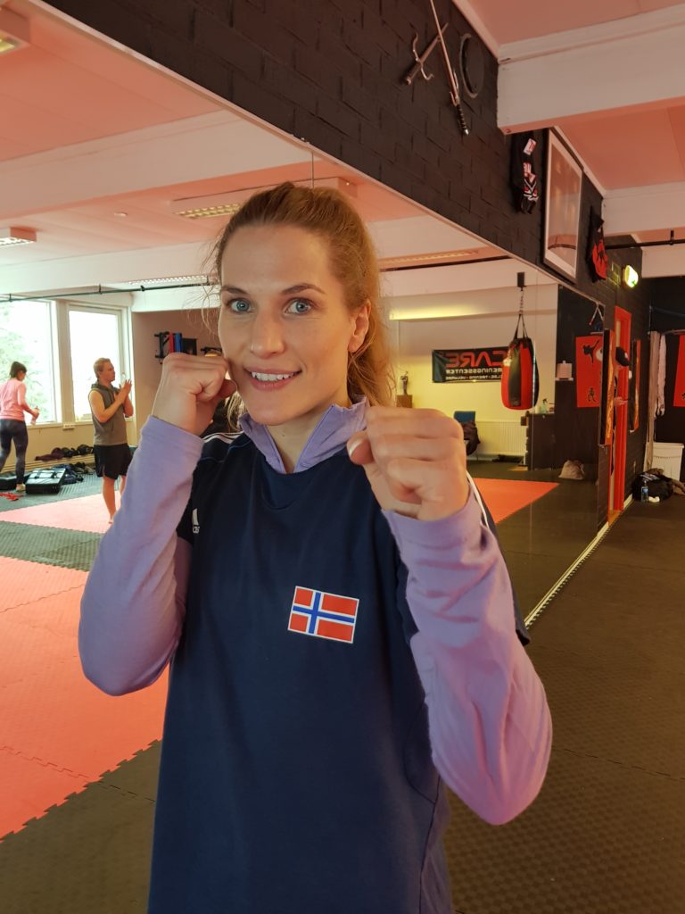 Thea Næss folkehøgskole kickboksing