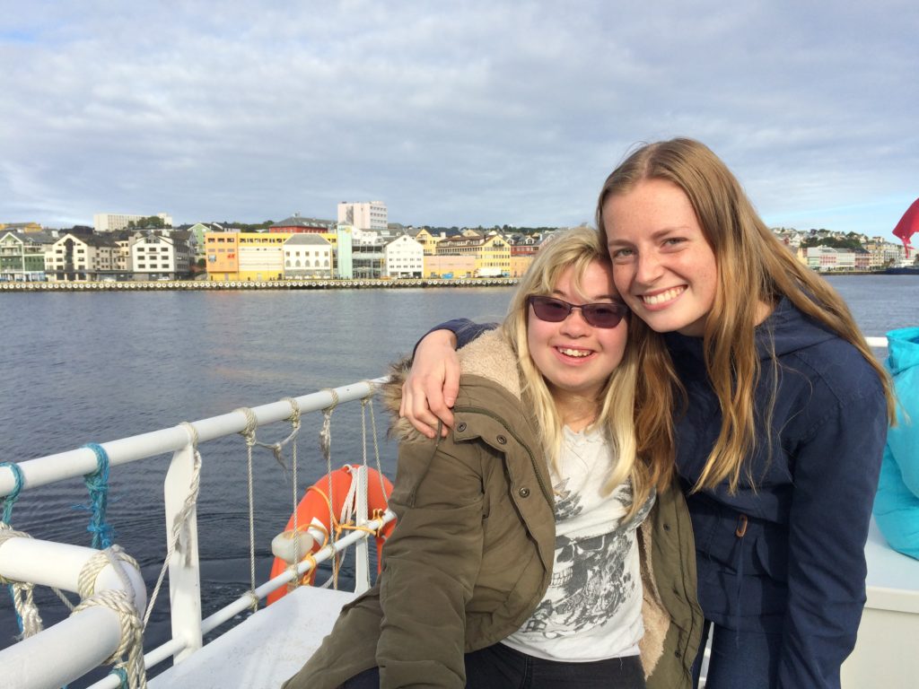 folkehøgskoleelever på båttur
