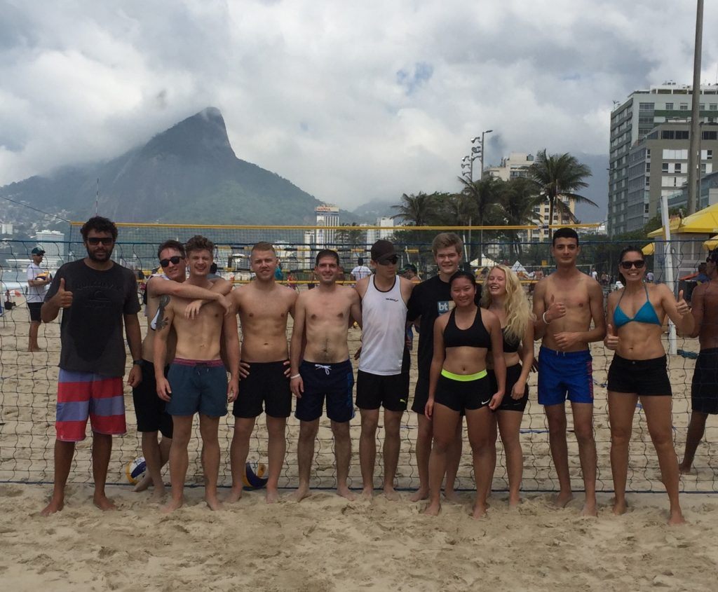 Brasil sandvolleyball klassebilde Kristiansand folkehøyskole