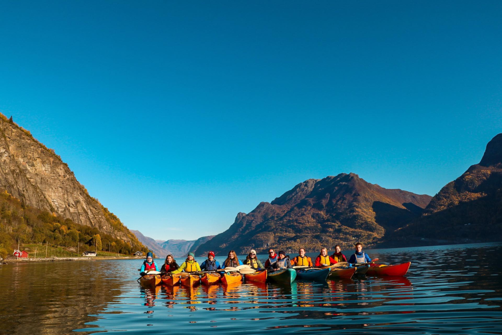 elever Sogndal folkehøgskule, kajakk, rekke