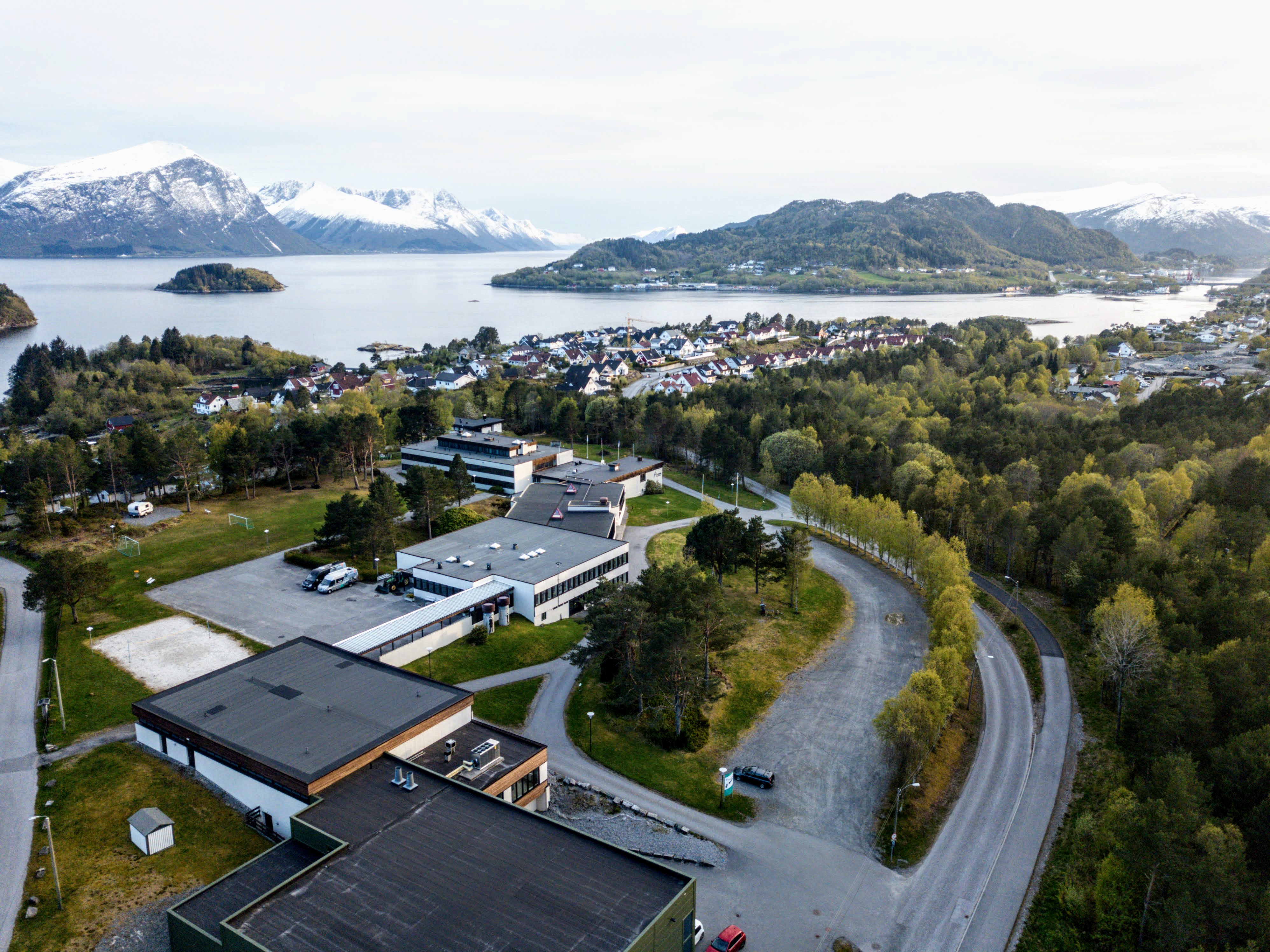 Med overnatting på Ålesund folkehøgskole er du nær Ålesund og flotte områder på Nordvestlandet