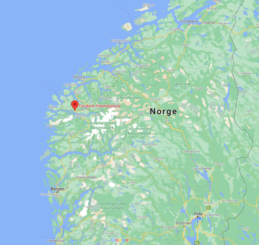 Fjordane folkehøgskule ligger i Nordfjordeid på Nordvestlandet