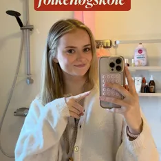 Hvordan ser en søndag ut når man bor på #folkehøgskole? @anepatursson viser frem sin søndag ved @hvf.no 🏐☕️📺 #vlogg #f...