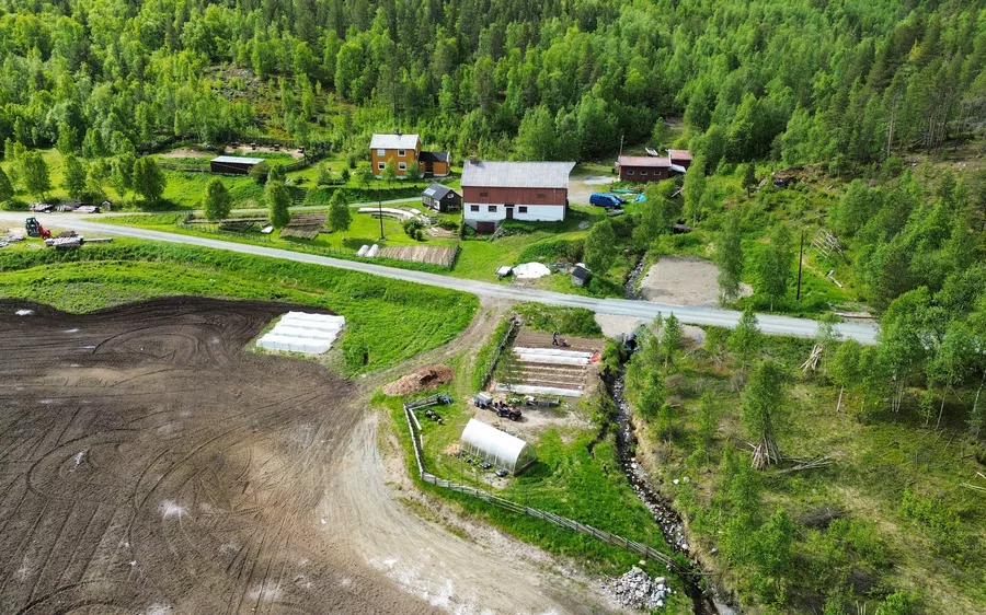 Tjæredalen gård - Villmarksgårdens nærmeste nabo