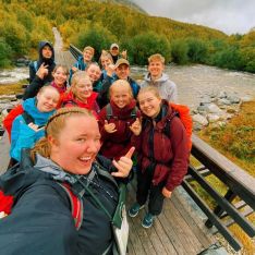 Selfie med nye folkehøgskolevenner! ✅⁠
⁠
1: Elever fra @ringebufhs på vei til Bjørnhollia DNT-hytte i Rondane nasjonalpa...