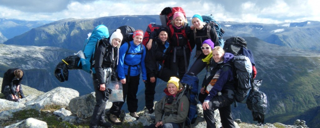 Elever på fjelltopp
