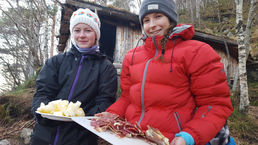 Forrett, Dyveke og Kari