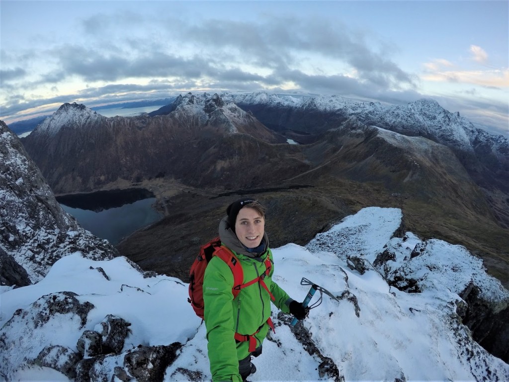 - Det er fantastiske friluftsmuligheter i Lofoten! Vi har tatt mange turer i nærområdet også på eget initiativ. Det er utrolig å være omgitt av positive folk som hele tiden vil være med ut, sier Torbjørn.