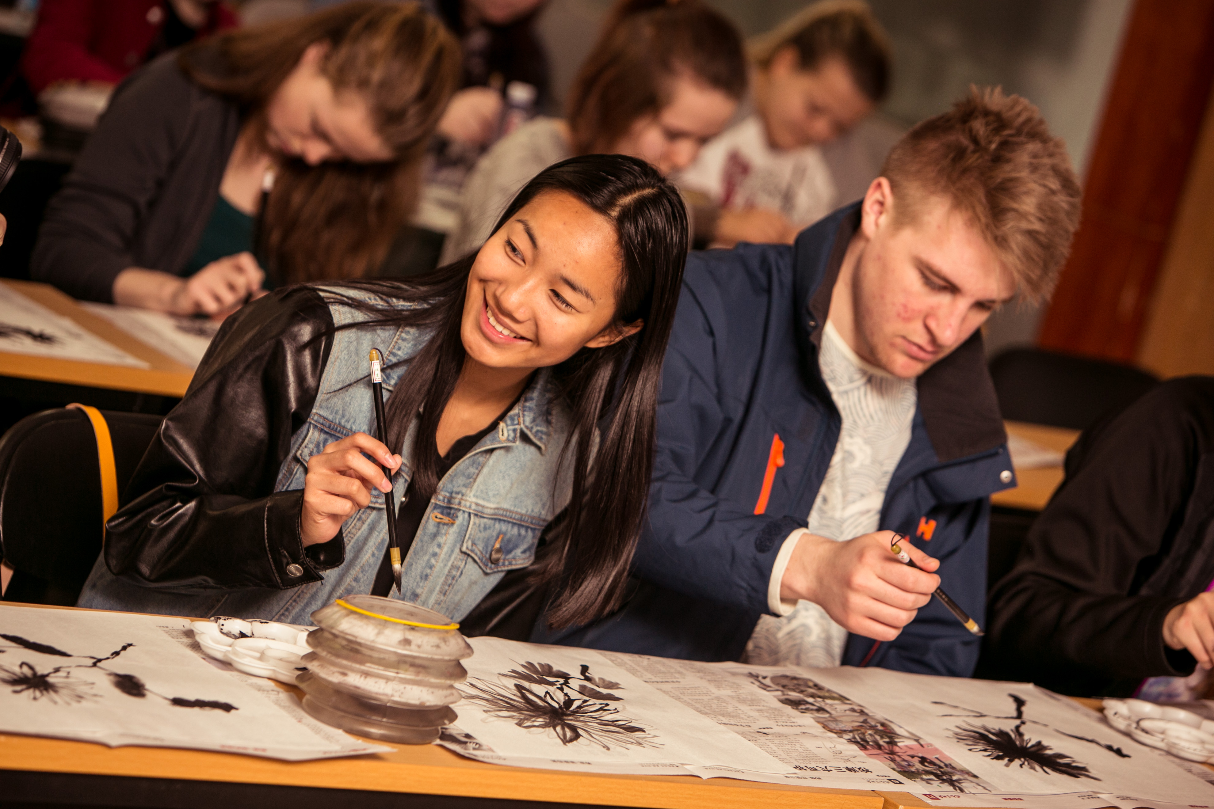 Kunst er bare en av over 700 ting man kan lære på folkehøgskole. Bilde: Torkild Groven, Karmøy folkehøgskule