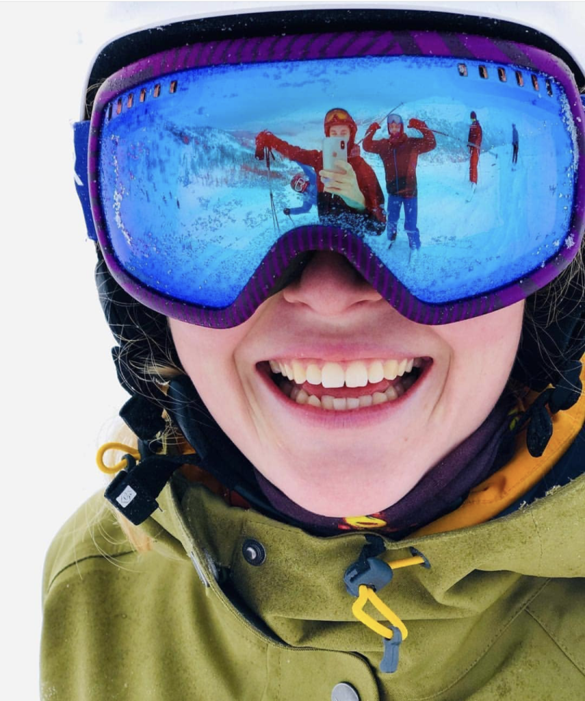 Man kan nyte naturen på en helt spesiell måte med ski eller brett under beina. Bilde: Oliver Sauran, Ålesund folkehøgskole