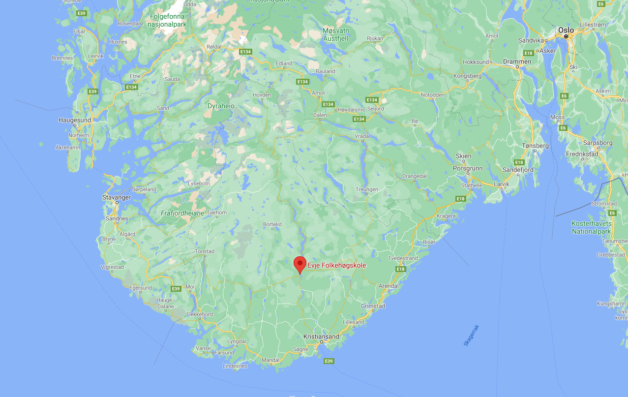 Evje folkehøgskole ligger litt nord for Kristiansand
