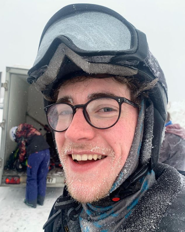 Michel Schwank, portrett, med skihjelm, smiler